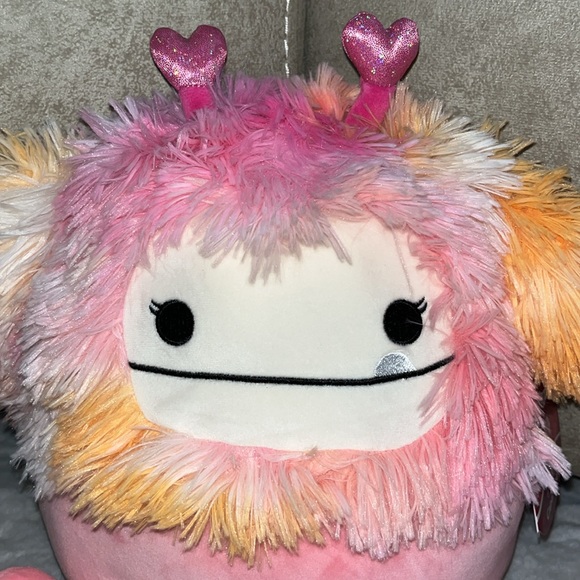 ON HOLD 👣Squishmallows Caparinne Pink Bigfoot Valentine’s 💞Headband HTF NWT 10" - Picture 3 of 9